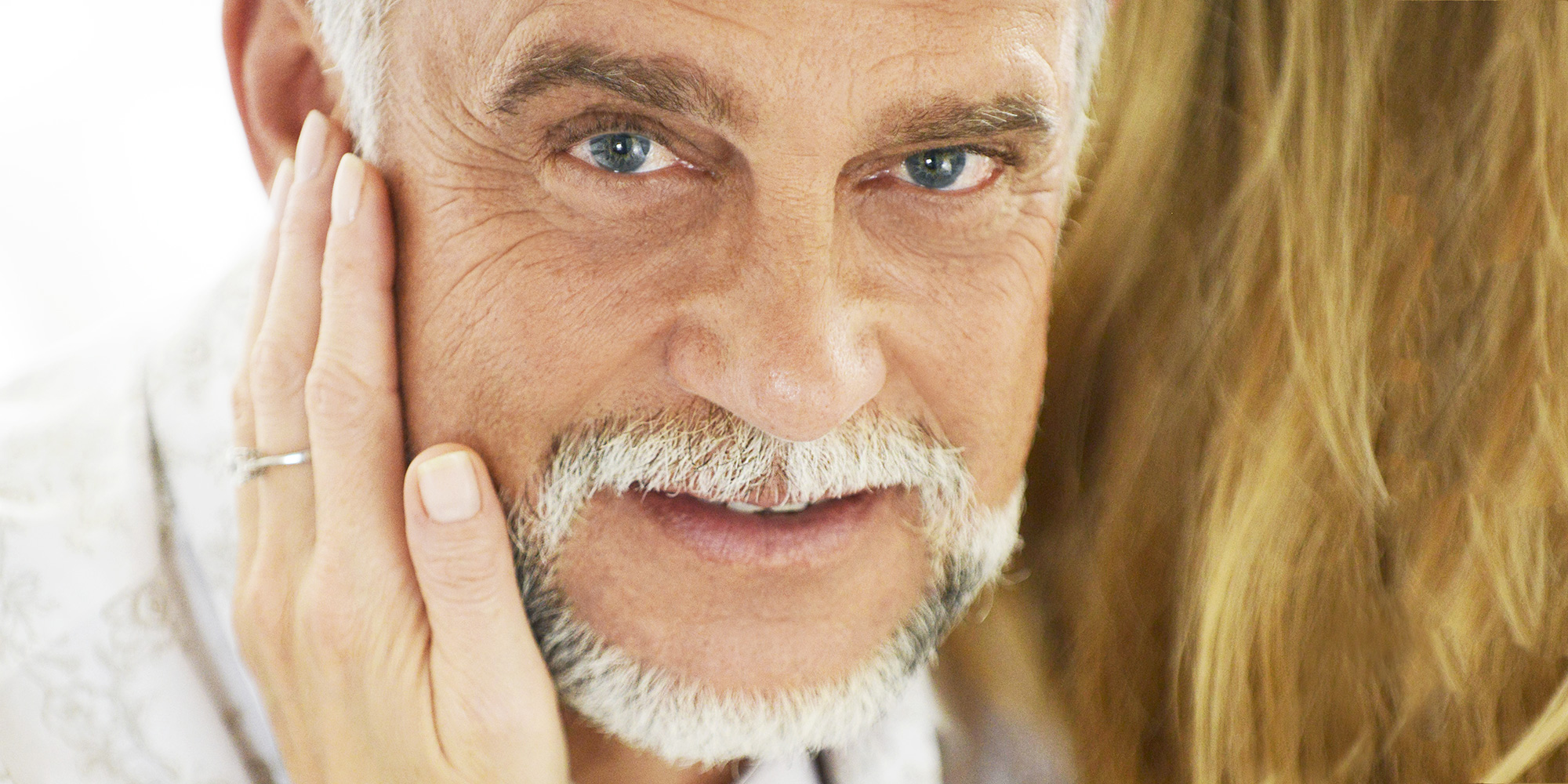 Bestager-, Classic-, Senior-, 50+ Model Michael Diehl Fotomodell aus Esslingen bei Stuttgart mit Lifestyle indoor 17